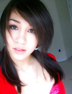 Amateur Lovely Asian babes pics