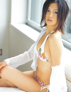 Misako Yasuda shows big cans in various outfits for camera