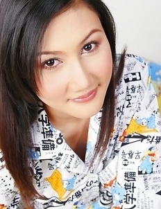 Jennifer Lee is one of those girls that are all about self-pleasing.