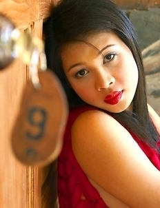 Check out this amazing video and enjoy watching alluring Hunju Sung as she poses for your eyes.