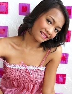 You will not want to miss Gok Grongring in action as she smiles at the camera.