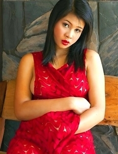 Check out this amazing video and enjoy watching alluring Hunju Sung as she poses for your eyes.