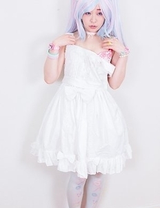 Ai Minano Gives a Messy Handjob