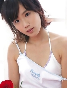 Yuzuki Hashimoto in shorts is so sexy that gets roses
