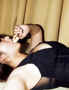 Neo babe with big cans loves showing sexy legs on walls