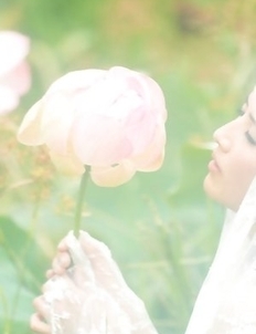 Neo babe in short skirt loves playing in dangerous places