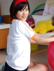 Japan teen Yuzuki Hashimoto does gym exercises and enjoys ice cream