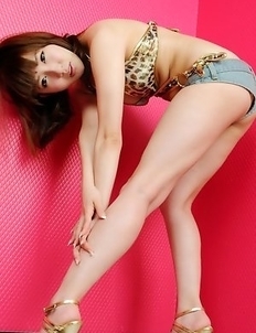 Chihiro Akiha on heels has sexy legs in such short pants