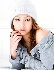 Sahsha Asian doll is playful and can´t decide between seasons