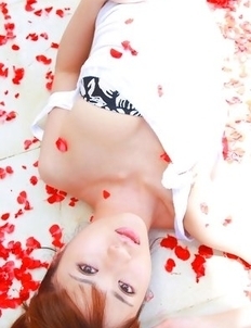 Saki Yamaguchi spoils leering body in water with petals