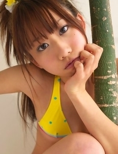Satsuki Konichi shows not only perfect curves but smile too