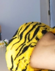 Yuri Hamada is sexy and in mood for some action tiger