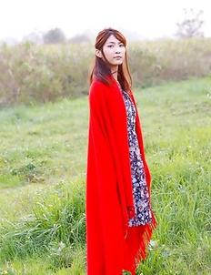 Asana Mamoru with big boobs in red bra loves the sunlight