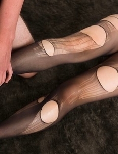 Ripped pantyhose brunette Reo Saionji gets her pantyhose fucked on cam