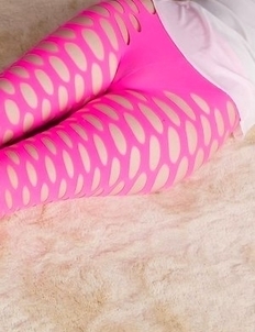 Pink pantyhose brunette Yuma Miyazaki gets her legs and toes fucked on camera