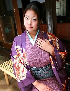 Hot gal showing her wonderful twat