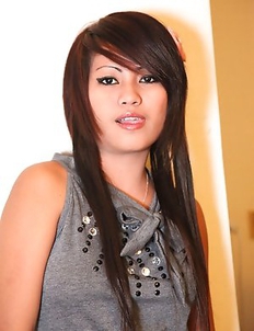 Sultry young girl Zel minx shows off her skills for lucky foreigner