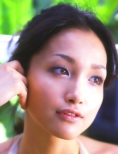 Reon Kadena with big knockers enjoys outdoor shower a lot