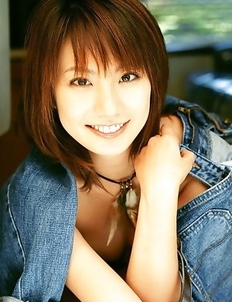 Azusa Yamamoto with lustful curves loves outdoor activities