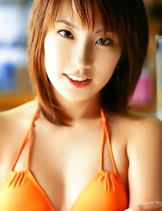 Azusa Yamamoto with lustful curves loves outdoor activities