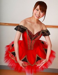 Ballerina Ririka Suzuki shows off