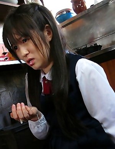 Ai Uehara gets cum in her mouth