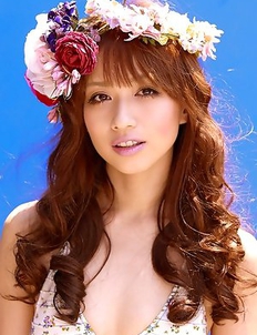 Maomi Yuuki is wild creature with sexy legs and hot cans