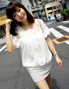 Hot wifey Ayu Kawashima shows off