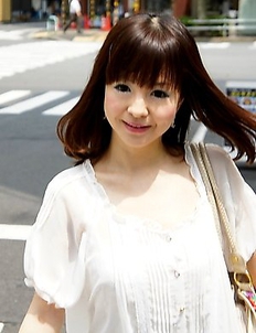 Hot wifey Ayu Kawashima shows off