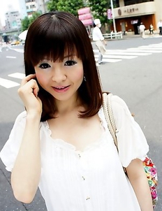 Hot wifey Ayu Kawashima shows off