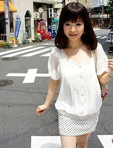 Hot wifey Ayu Kawashima shows off
