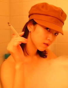 This amazing young honey knew how to shoot her delicious body