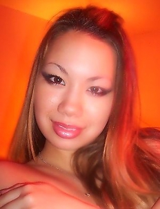 Smoking hot asian teen babe spreads her pussy lips