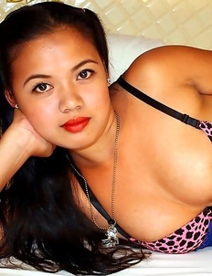 Chubby Filipina with perfect shaved