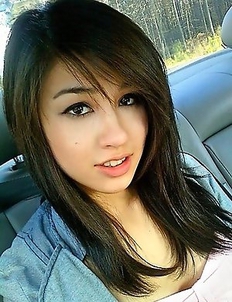 Sweet teen babe loves to make sexy selfies