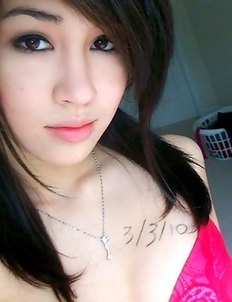 Sweet teen babe loves to make sexy selfies