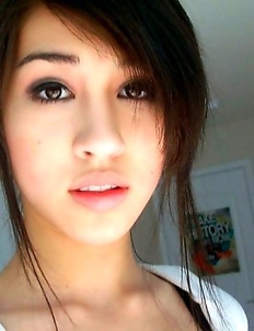 Sweet teen babe loves to make sexy selfies