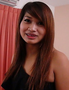 Thick-bodied Thai babe