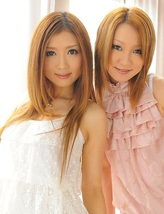 Hibiki Ohtsuki and Uta Kohaku pose