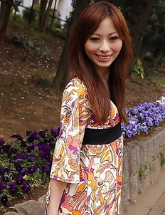 Hot Shiho Goto spreads her legs