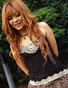 Sarina Tsubaki licks up a cock