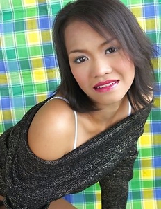 Look at this amazing babe Gok Grongring as she stares at the camera.