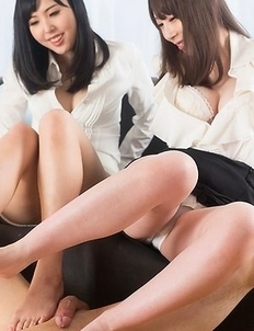 Aya Kisaki and Natsuki Yokoyama use their sexy feet to bring him to an orgasm