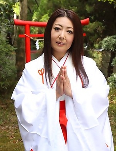 Hot Ayano Murasaki shows her twat