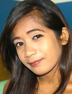 Curious Filipina babe Holly