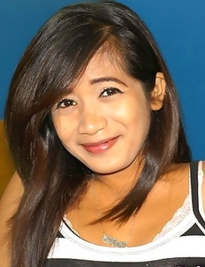 Curious Filipina babe Holly