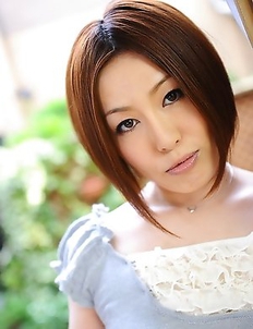 Hot Hiromi Tominaga loves posing