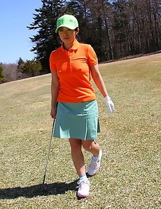 Beautiful golf chick Nana Kunimi