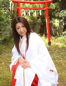 Hot Ayano Murasaki shows her twat