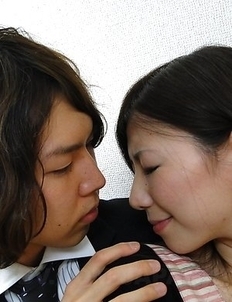 Mizuho Yamashiro sucks cock and has hairy